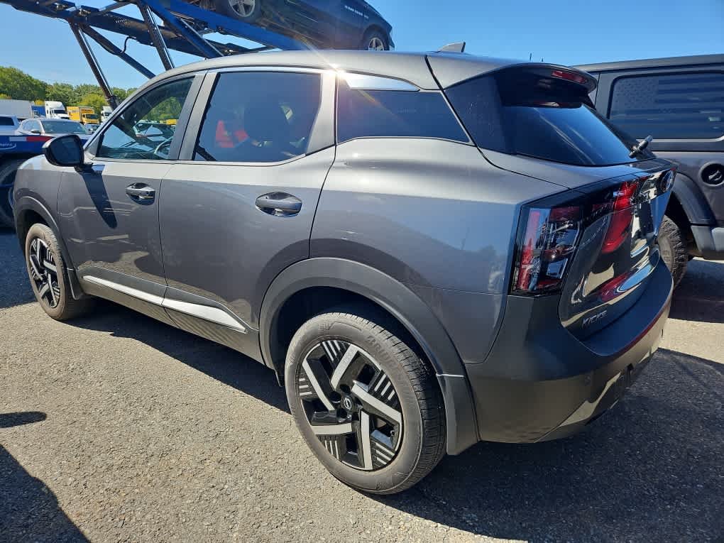 Used 2025 Gun Metallic Nissan SV image 3