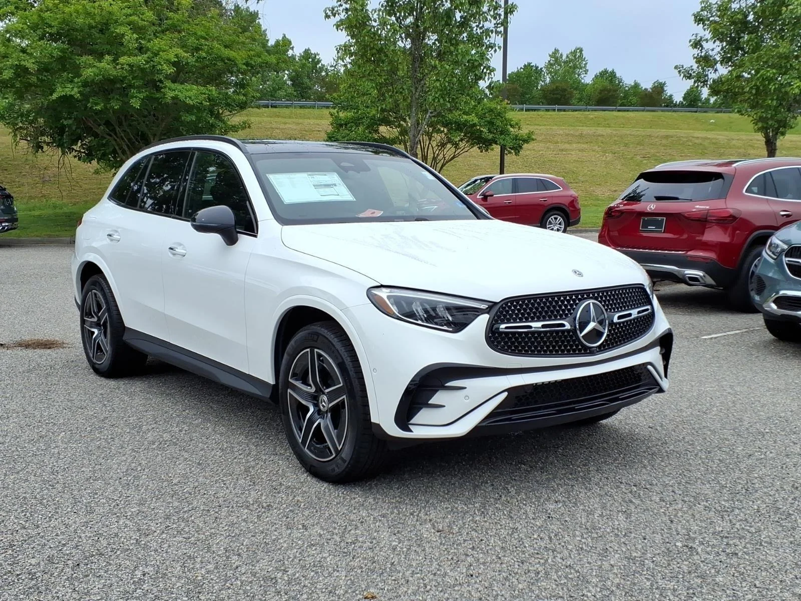 New 2026 WHITE Mercedes-Benz GLC 300 image 4