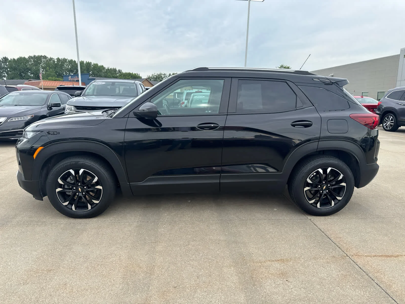 Used 2021 Mosaic Black Metallic Chevrolet LT image 2
