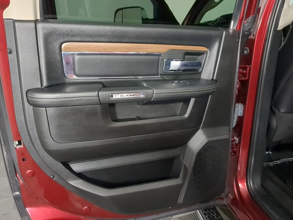 Used 2018 Red Ram Laramie image 15