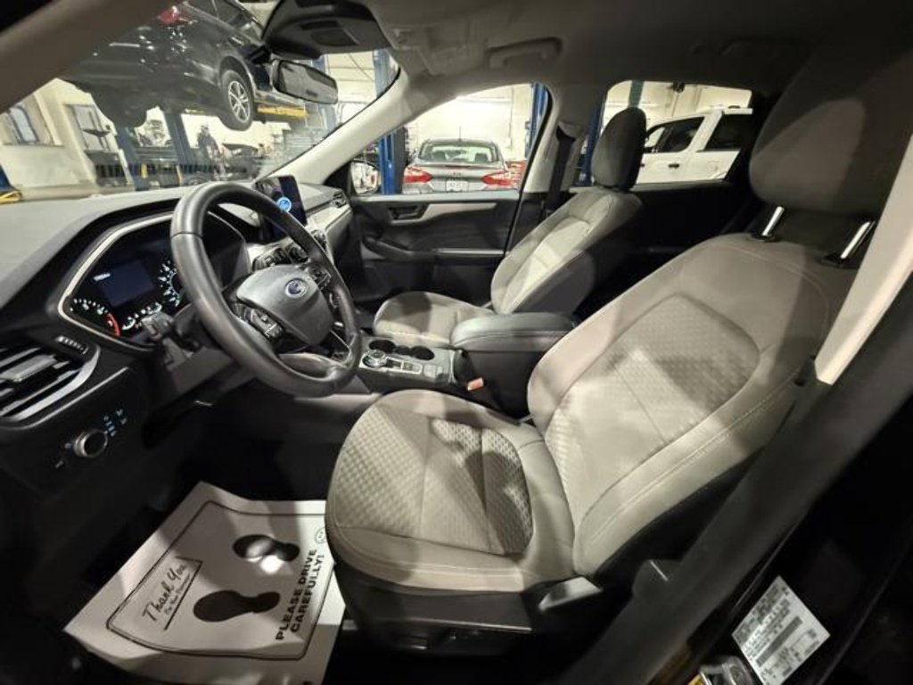 Used 2022 Agate Black Ford SE image 12
