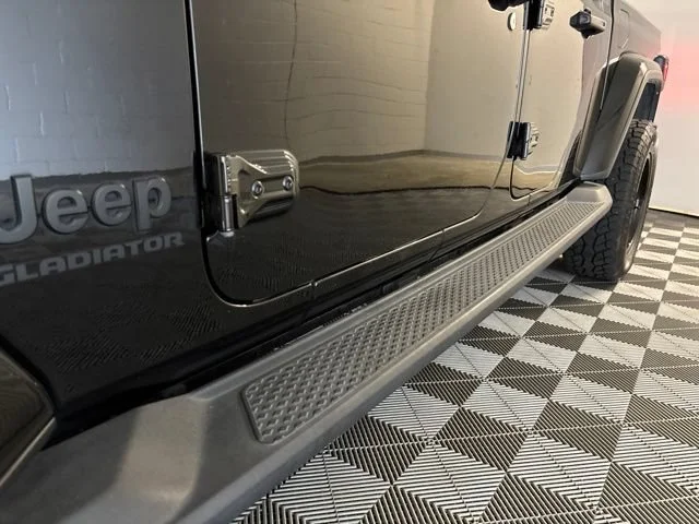 Used 2022 Black Jeep Altitude image 46