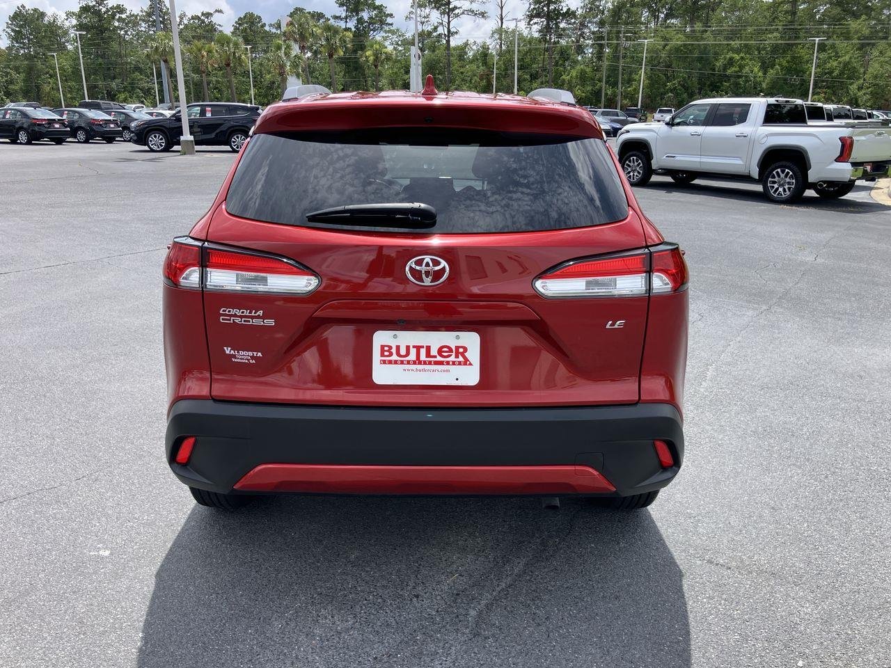 Used 2022 Red (Barcelona Red Metallic) Toyota LE image 4