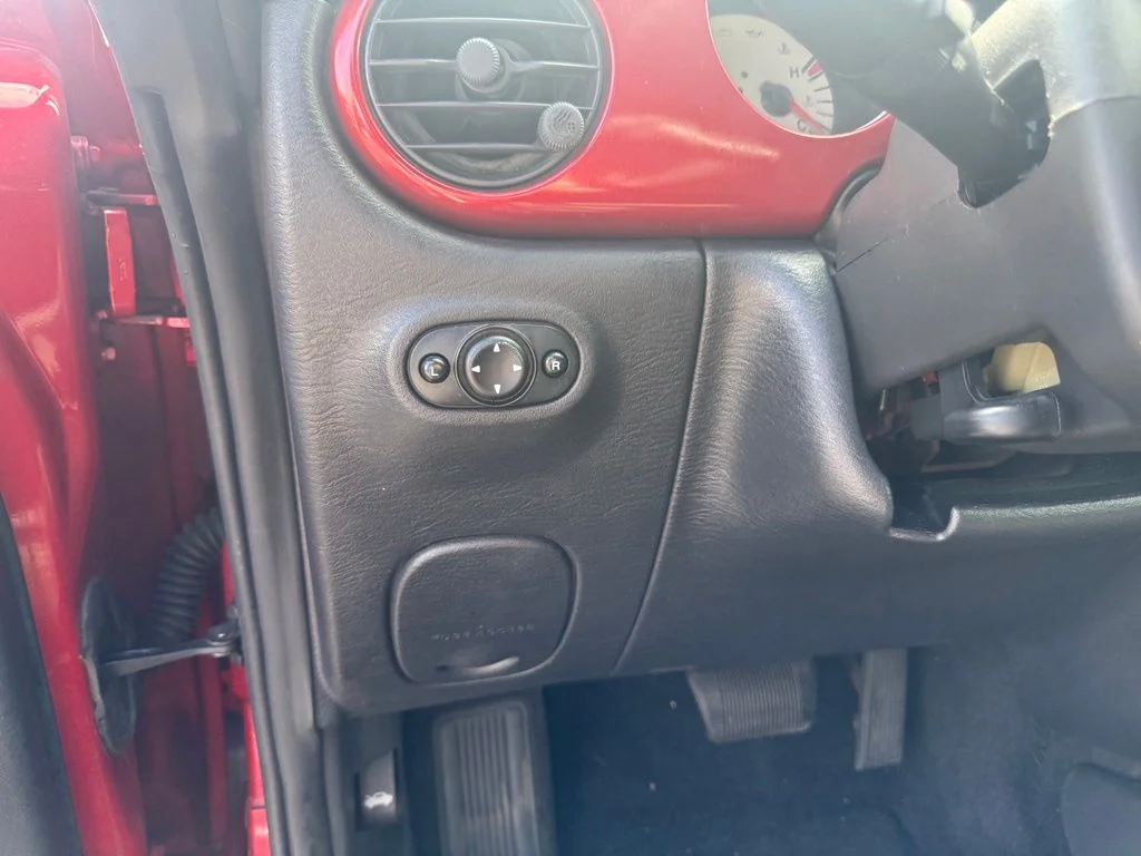 Used 2005 Burgundy Chrysler Touring image 16