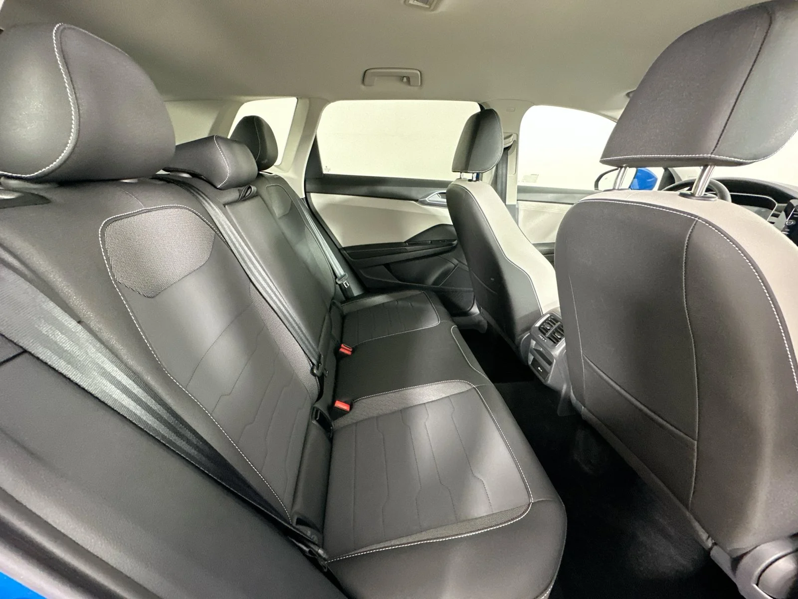 Used 2025 Blue Volkswagen  image 38