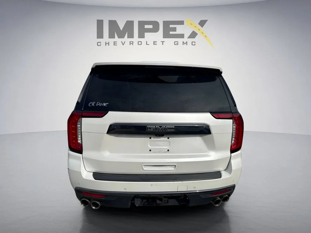 Used 2023 White Frost Tricoat GMC Denali Ultimate image 4
