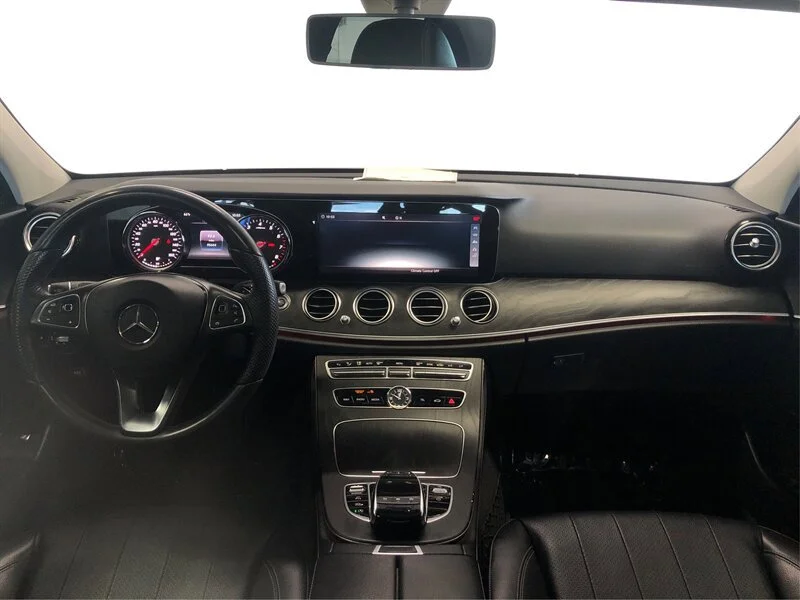 2018 Mercedes-Benz E-Class E300 - Photo 24