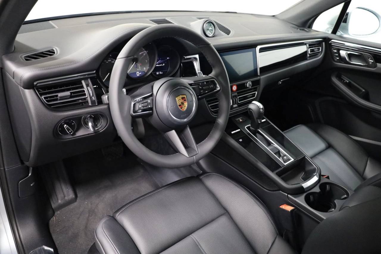 Used 2026 Dolomite Silver Metallic Porsche S image 4