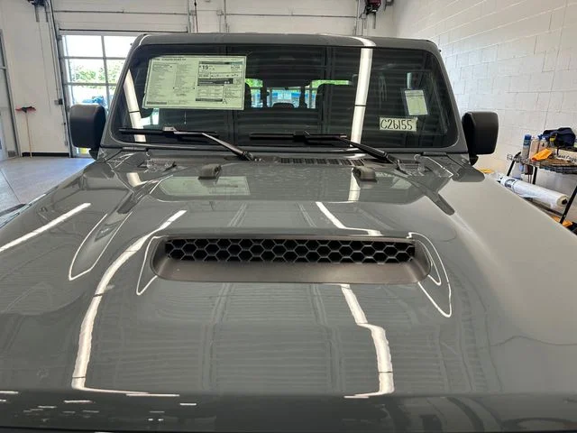 New 2026 Anvil Clear-Coat Exterior Paint Jeep Mojave image 23