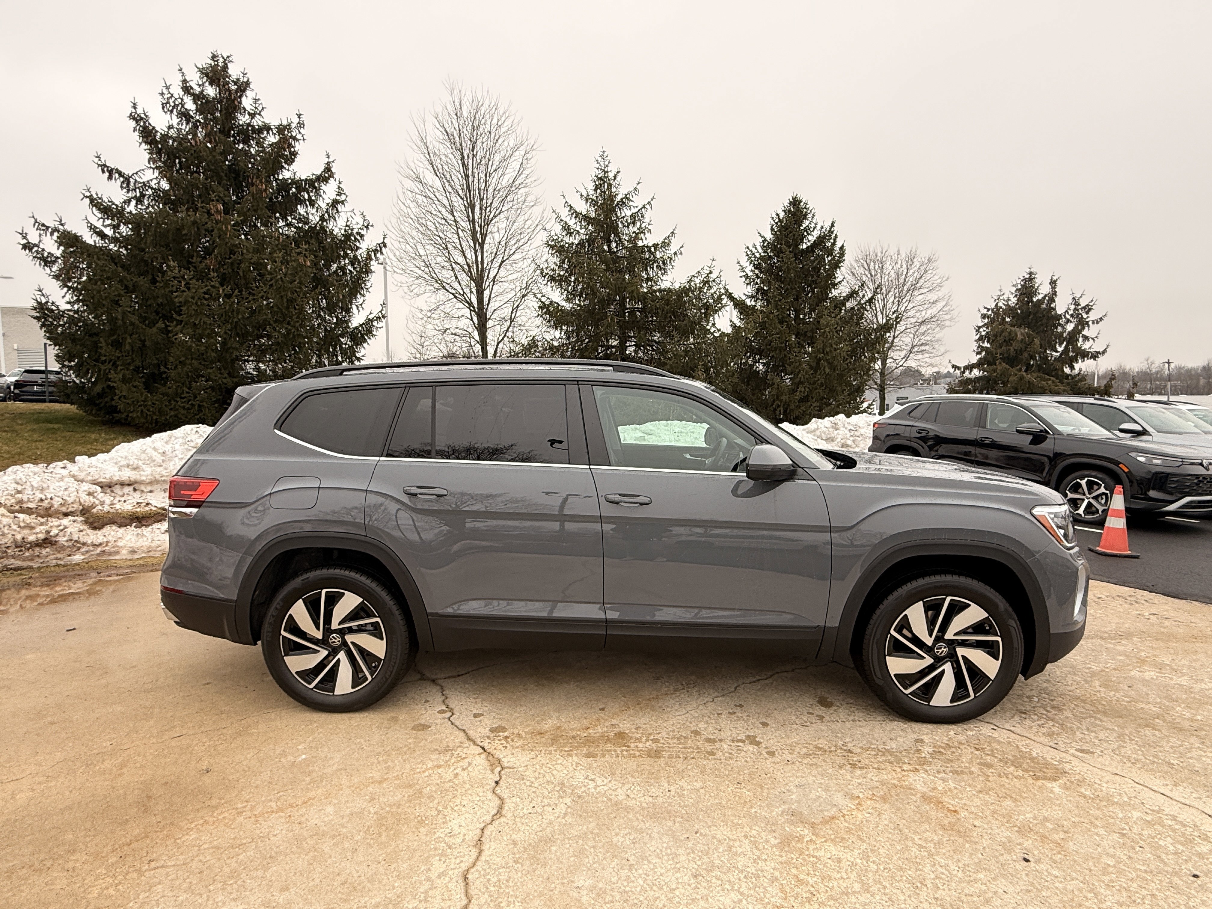 2026 Volkswagen Atlas SE w/Tech - Photo 16