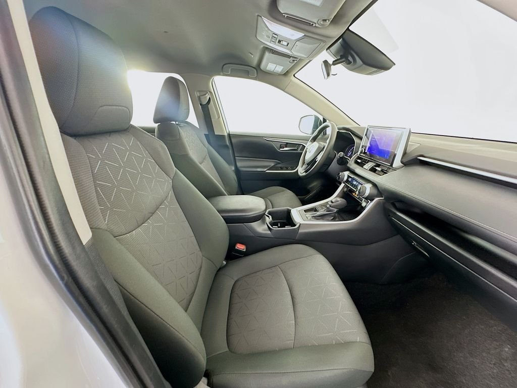 Used 2024 White Toyota XLE image 27
