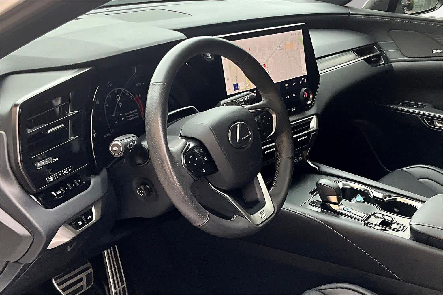 Used 2024 Ultra White Lexus F SPORT Handling image 18