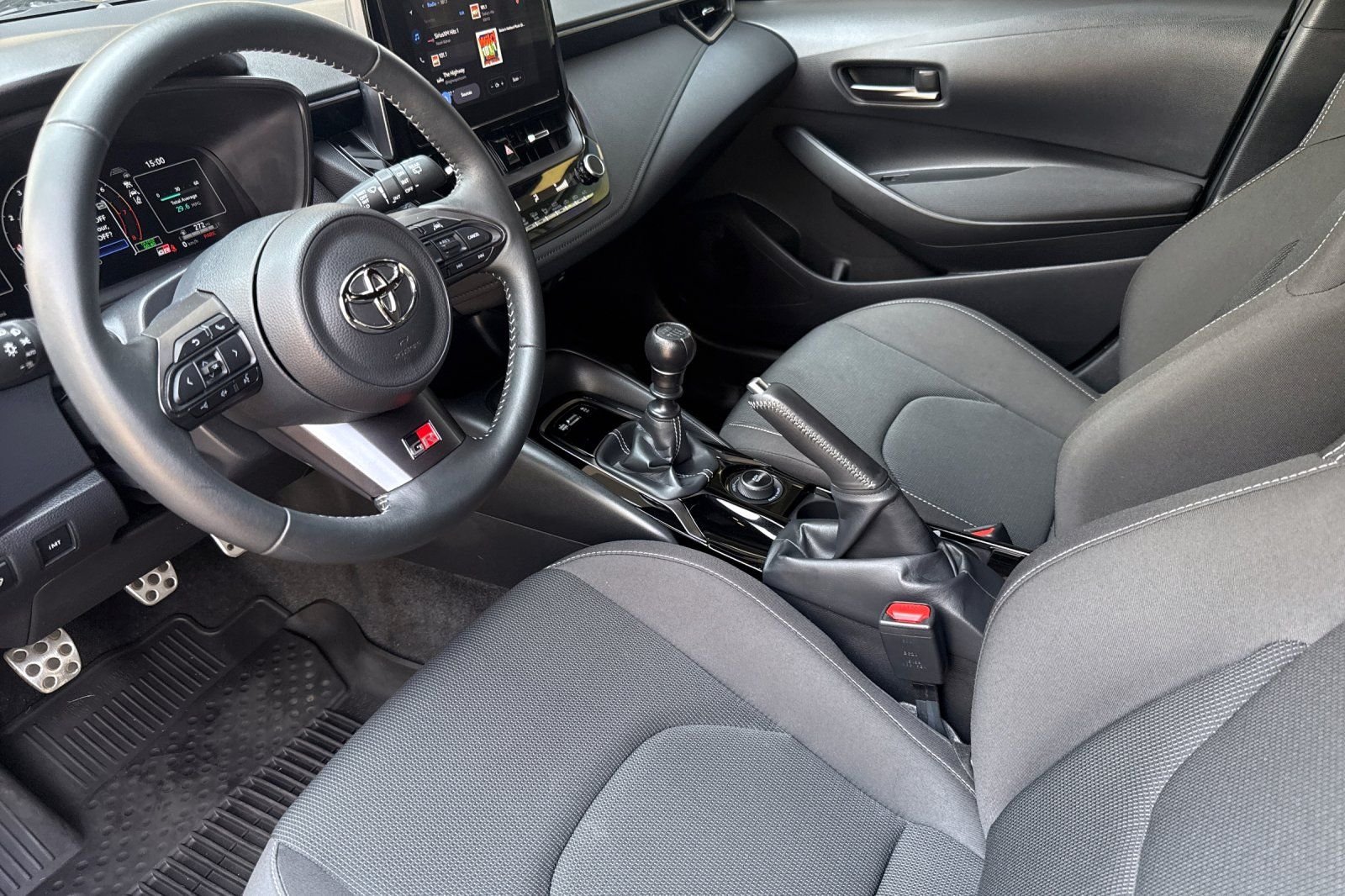 Used 2024  Toyota Premium image 9