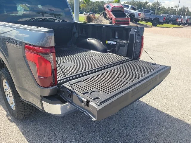 Used 2025 Gray Ford XLT image 10
