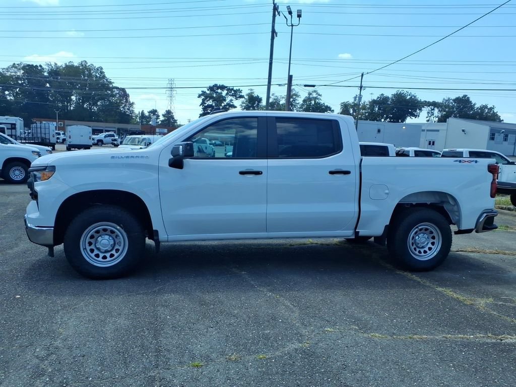 New 2026 Summit White Chevrolet WT image 25