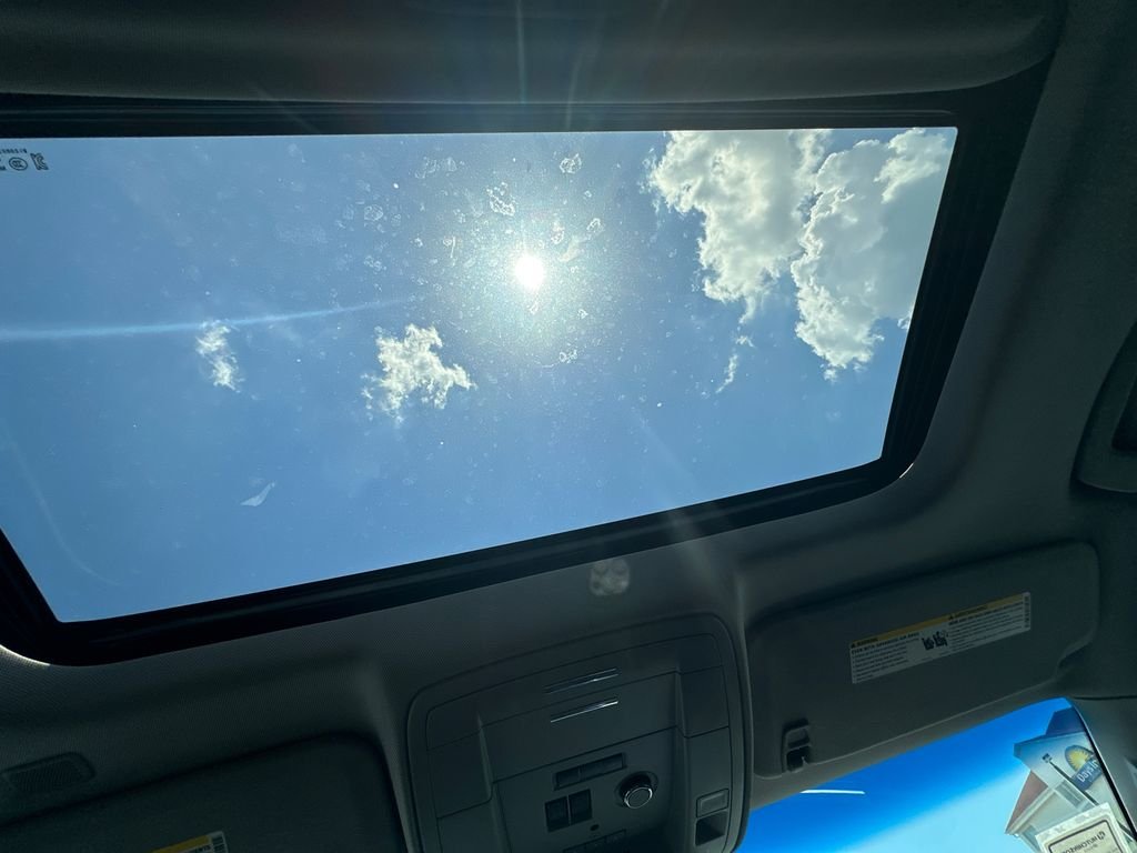 Used 2019  Chevrolet Premier image 33