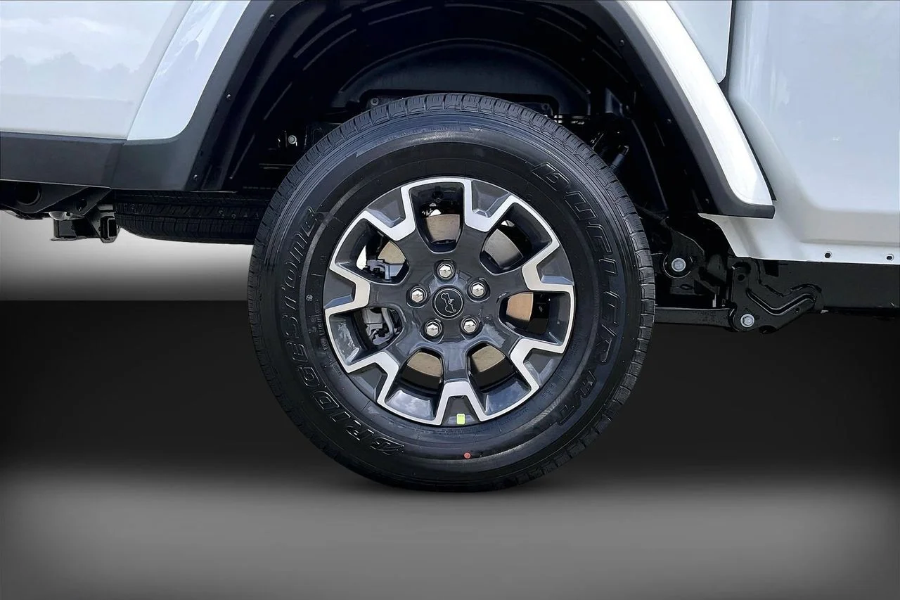 New 2026 Bright White Clearcoat Jeep Sahara image 32