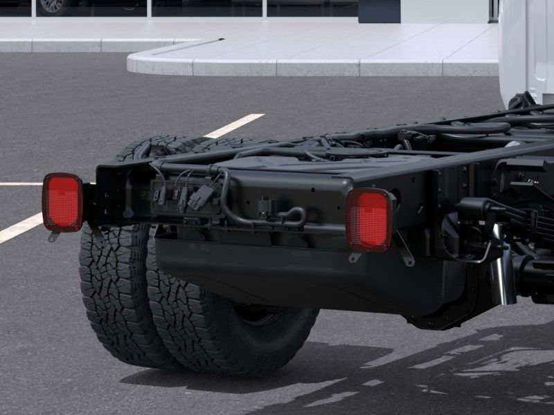 New 2026 Summit White GMC Pro image 11