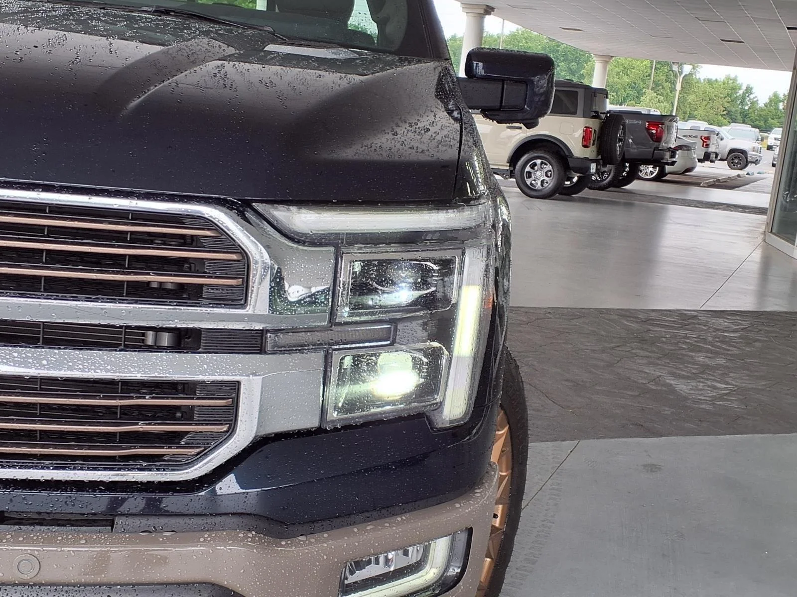 Used 2026 Antimatter Blue Metallic Ford King Ranch image 17