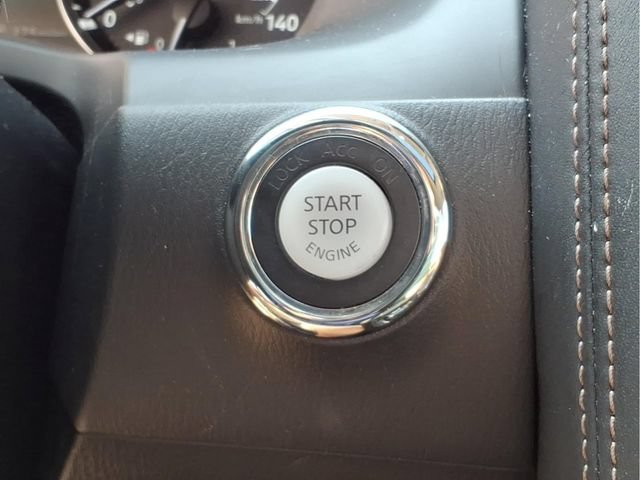 Used 2024 White Nissan Platinum 2WD image 9