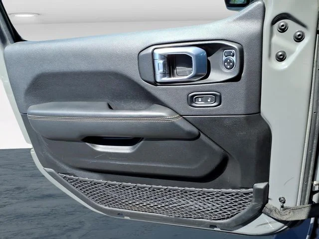 Used 2023 Gray Jeep High Altitude image 28