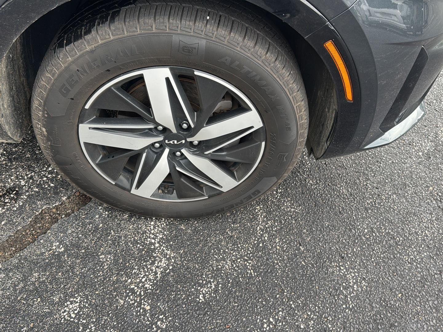 Used 2022 Gravity Grey Kia S image 9