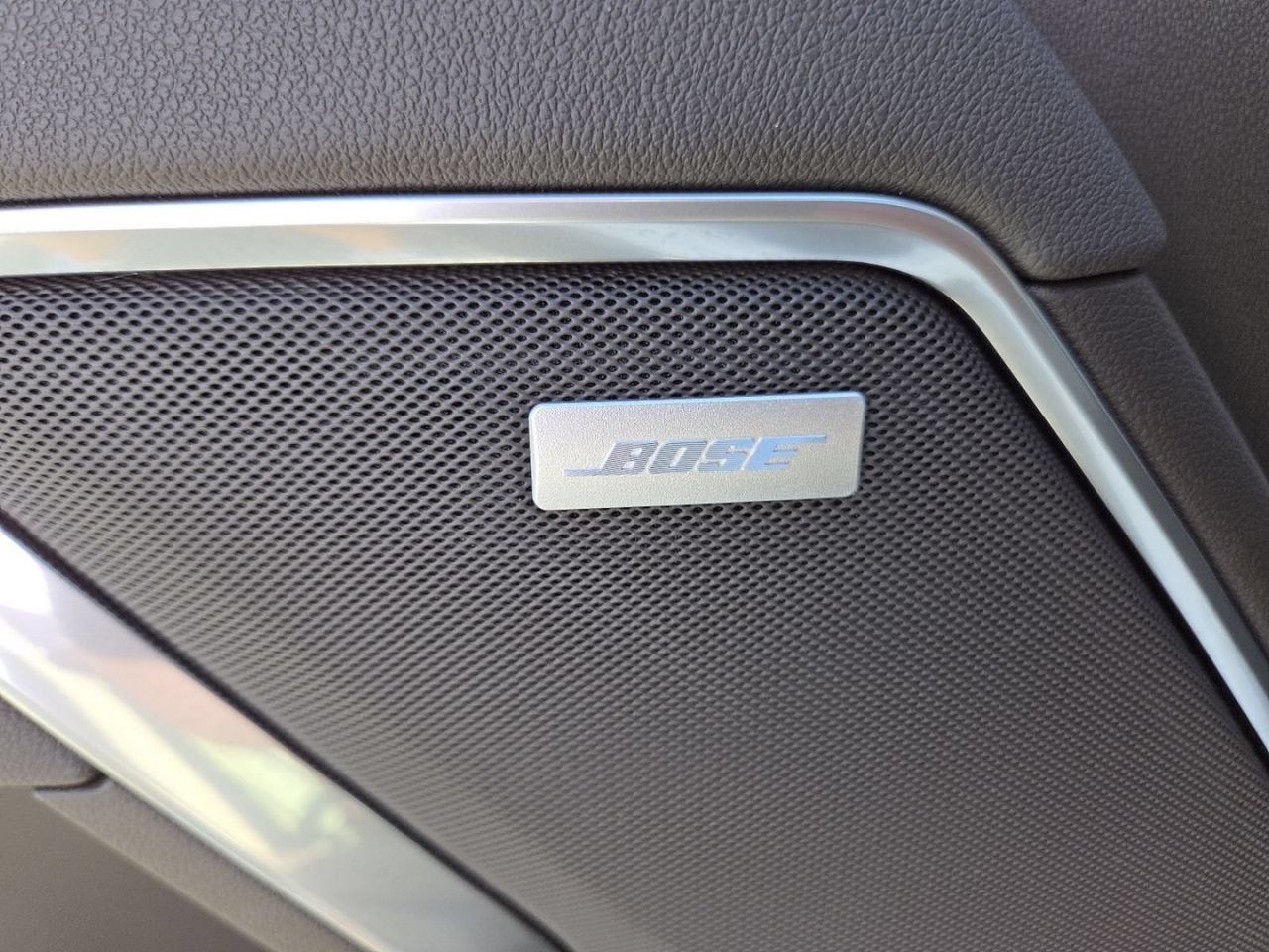 2026 GMC Sierra 1500 SLT - Photo 13