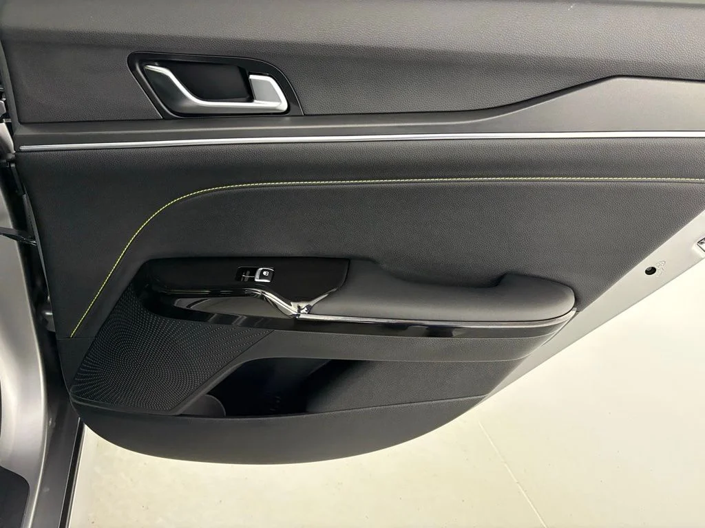 New 2026 Steel Matte Gray Kia GT image 39