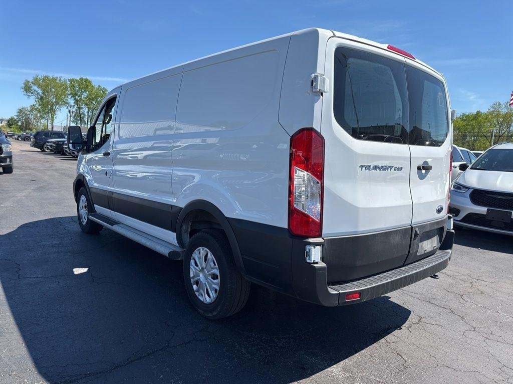 Used 2025 Oxford White Ford Base image 5