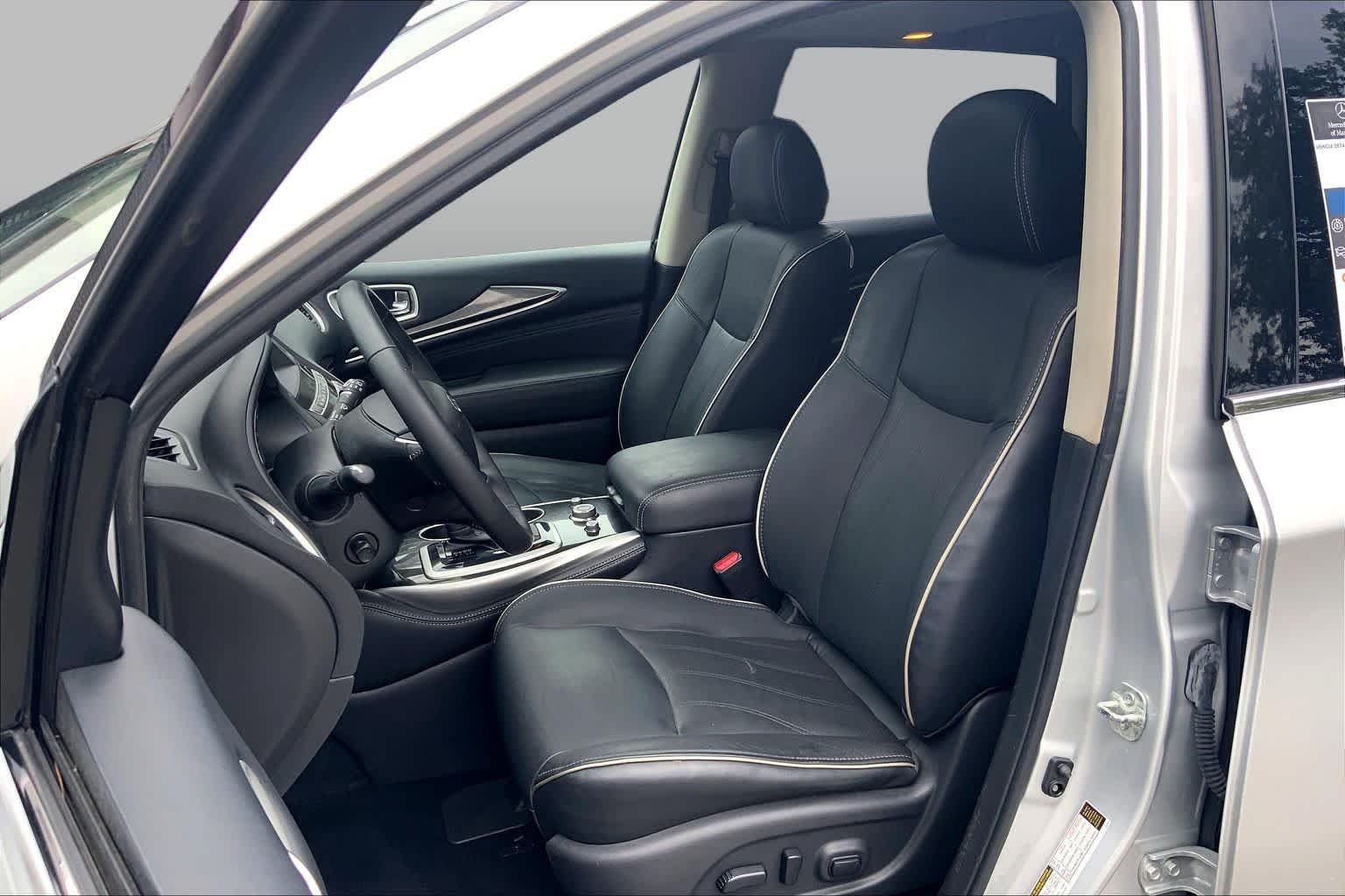 Used 2019 Liquid Platinum INFINITI LUXE image 9