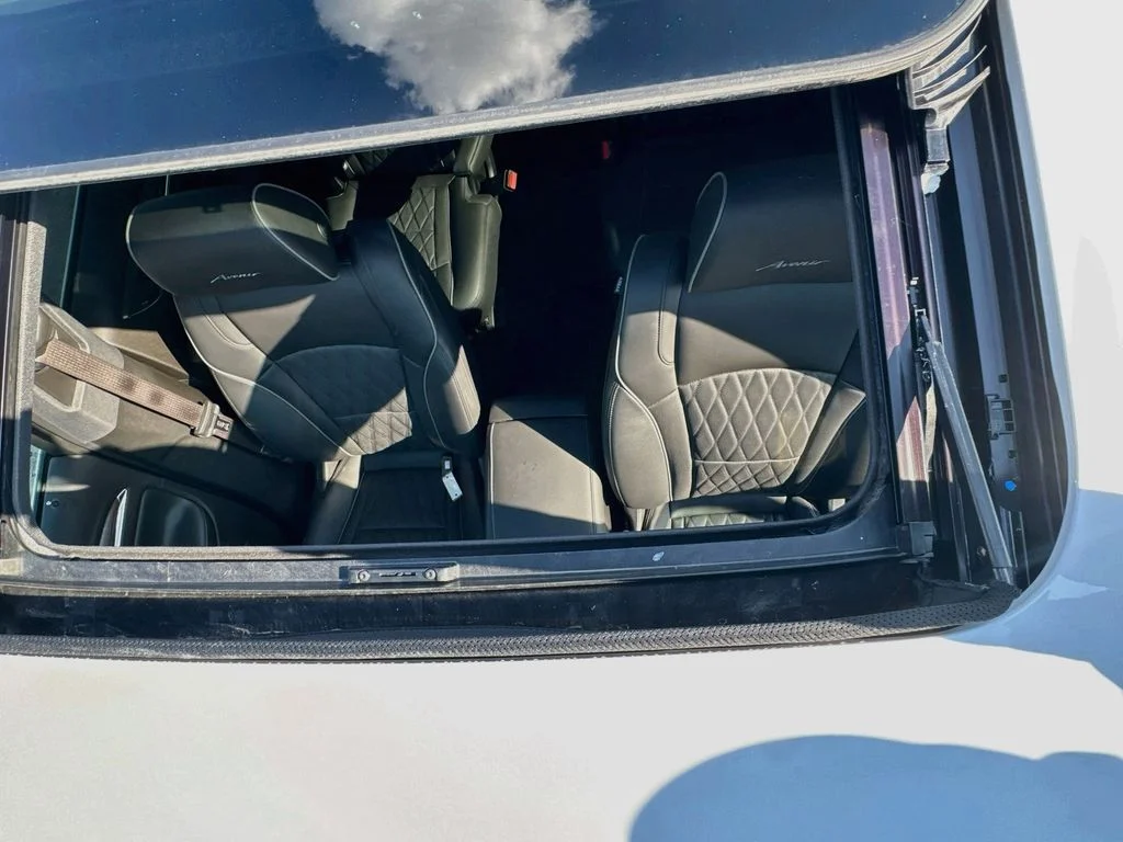 Used 2022 White Buick Avenir image 26