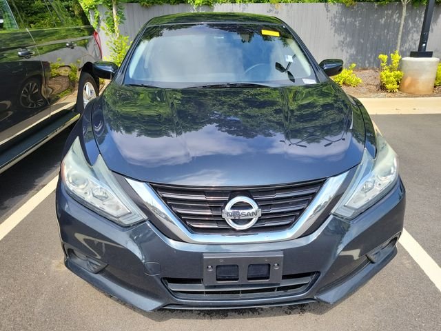 Used 2018 Nissan Altima SV with VIN 1N4AL3AP9JC100869 for sale in Newnan, GA