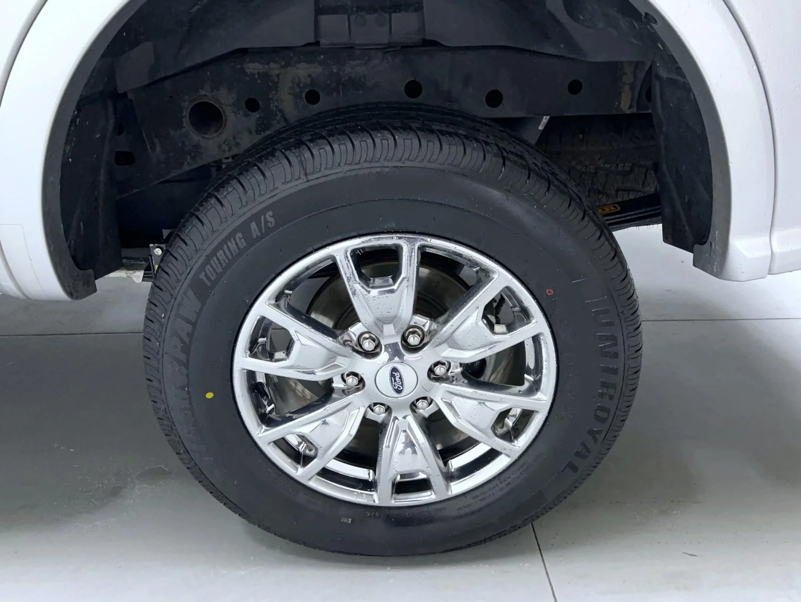 Used 2019 Silver Ford Lariat image 22