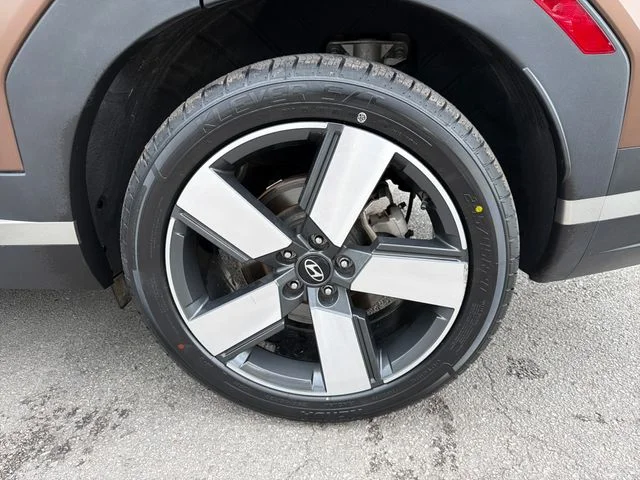 Used 2024  Hyundai Limited image 31