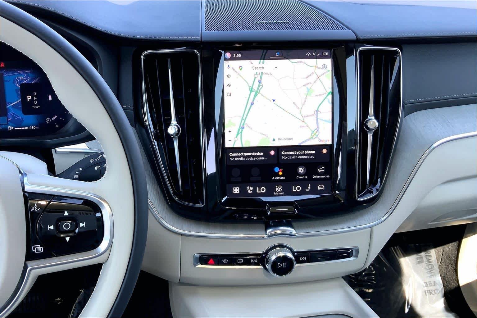 Used 2024 Crystal White Metallic Volvo Ultimate Dark Theme image 7