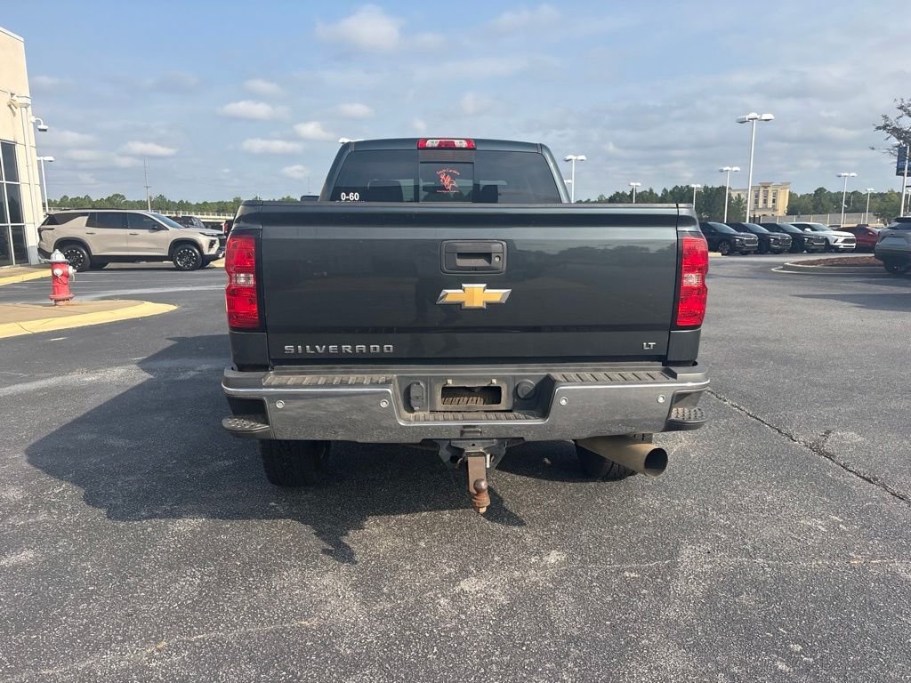 Used 2018 Gray Chevrolet LT image 4