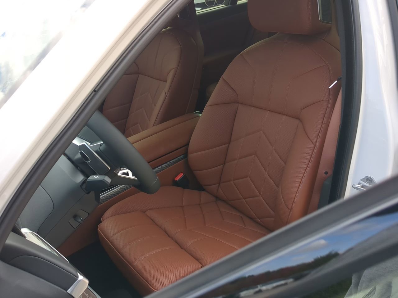 2025 BMW 7 Series 740i - Photo 14