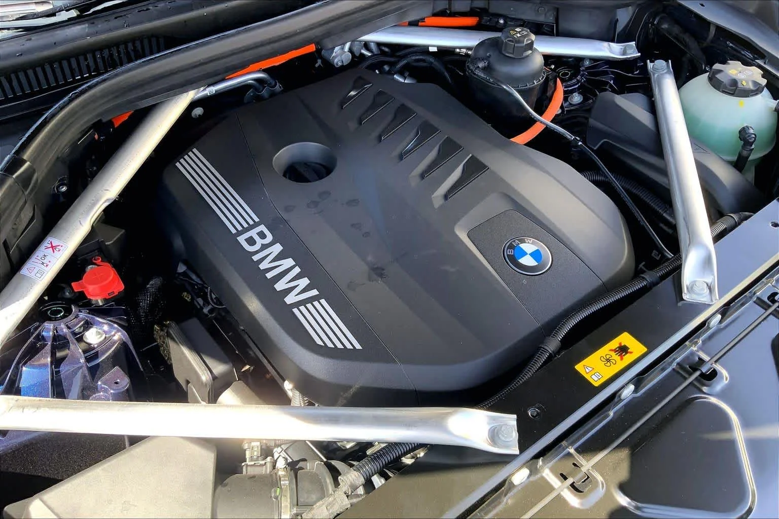 New 2026 Tanzanite Blue II Metallic BMW xDrive50e image 17