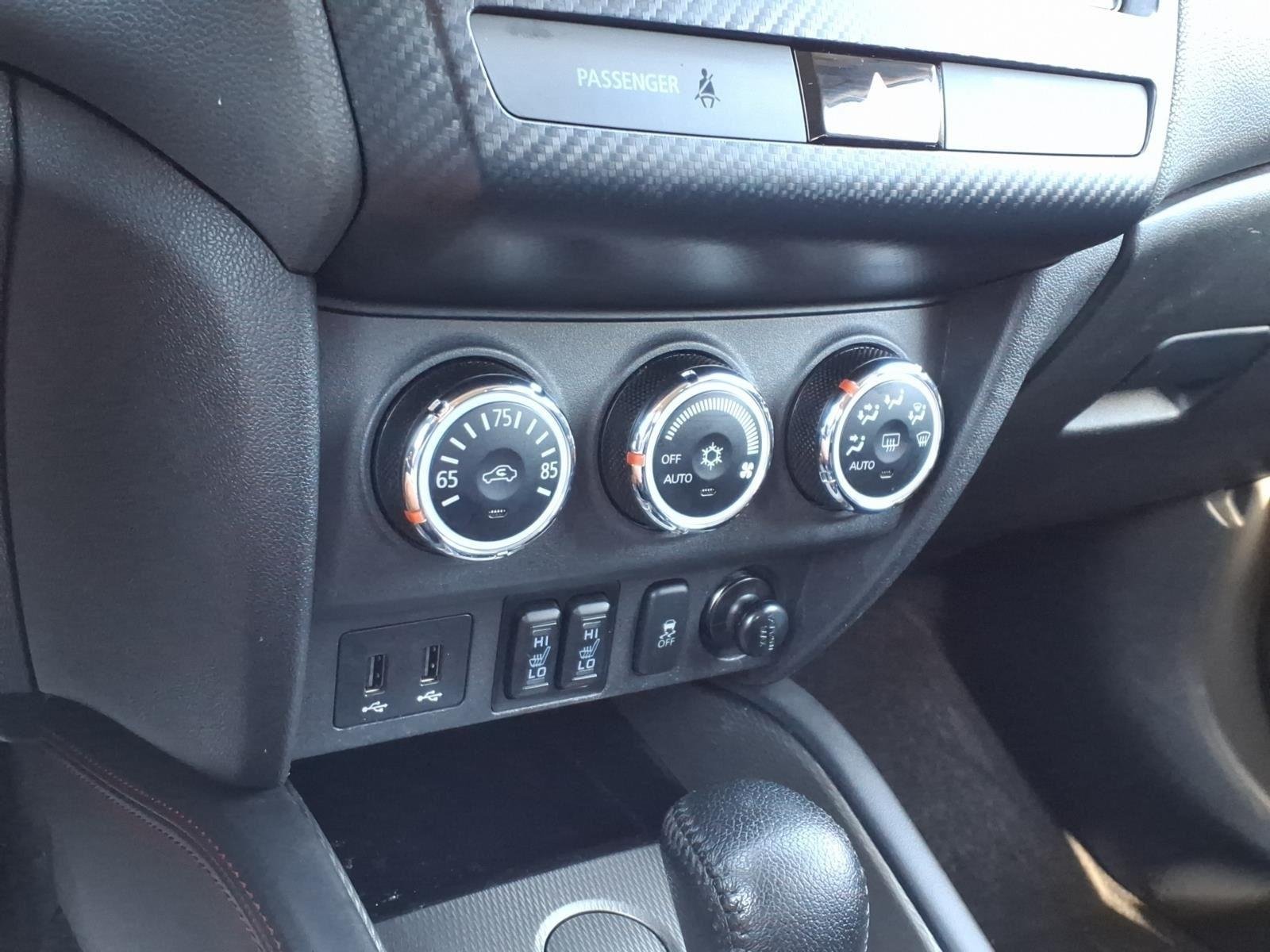Used 2019 Octane Blue Metallic Mitsubishi SE 2.0 image 25