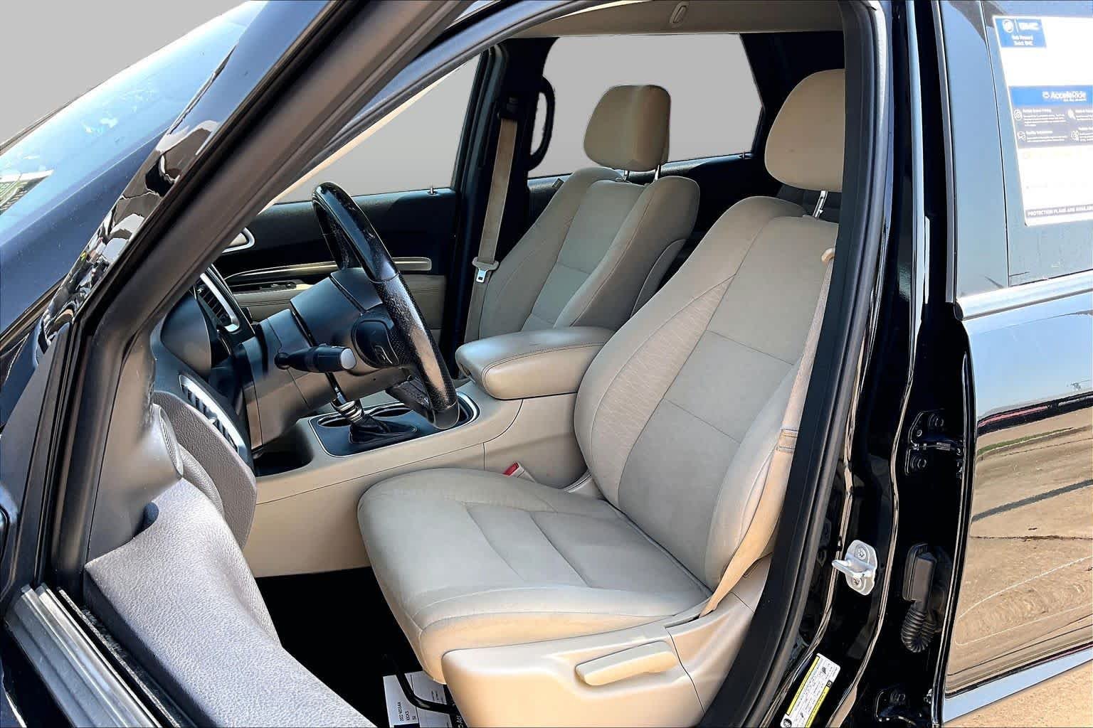 Used 2020 DB Black Clearcoat Dodge SXT image 6