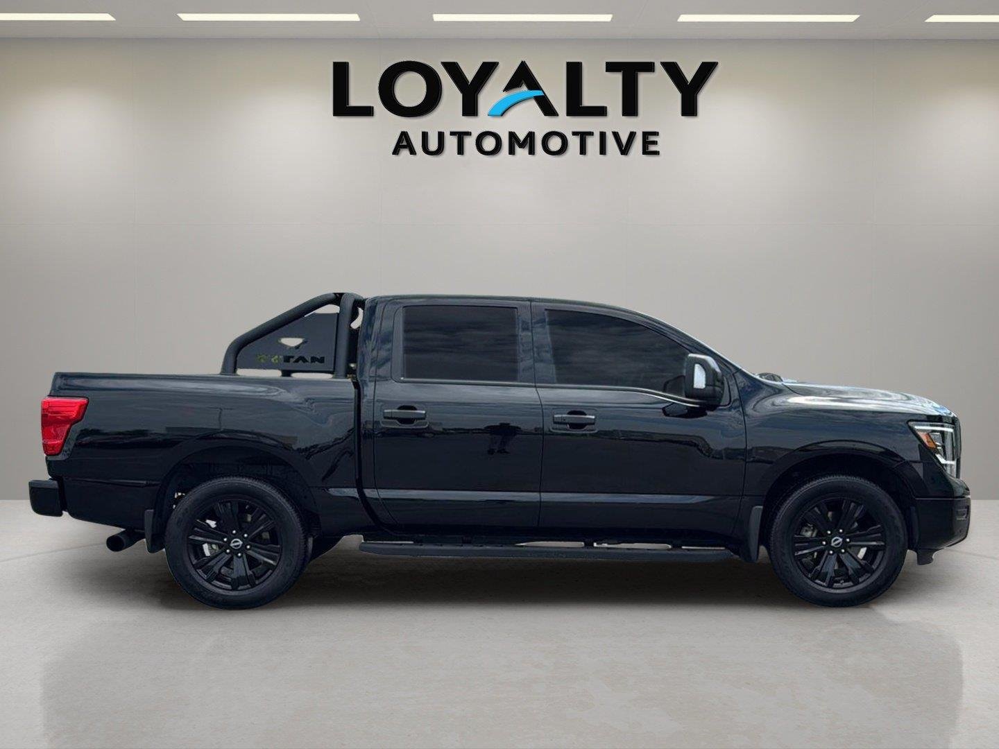 Used 2023 Super Black Nissan SV image 6