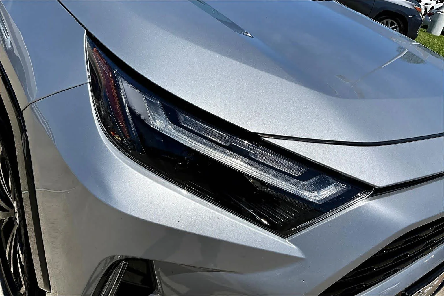 Used 2022 Silver Sky Metallic/Midnight Black Metallic Toyota Hybrid XSE image 26