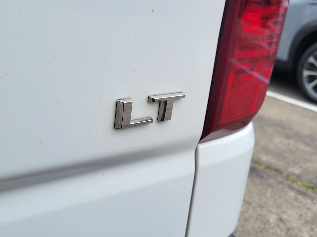 Used 2022 Summit White Chevrolet LT image 8