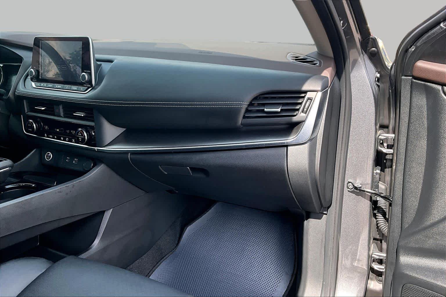 Used 2023 Gun Metallic Nissan SV image 19