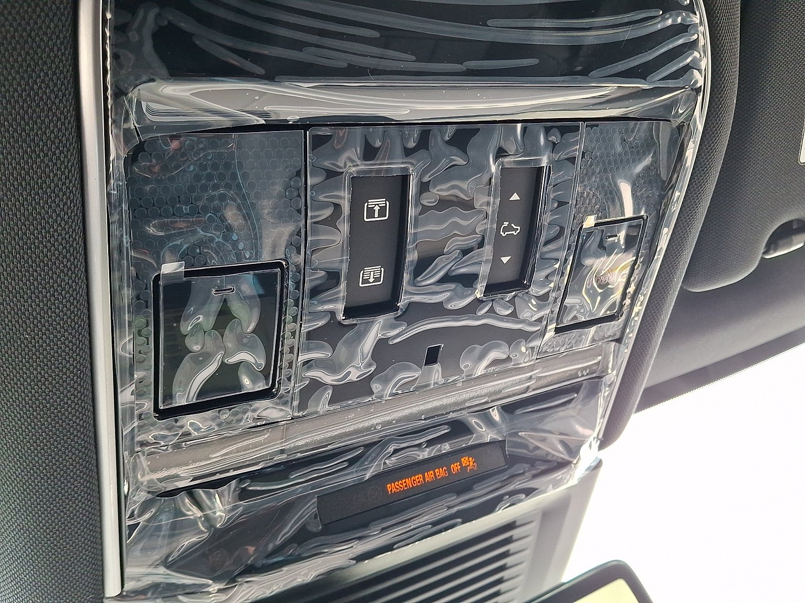 New 2026 Santorini Black Land Rover  image 16