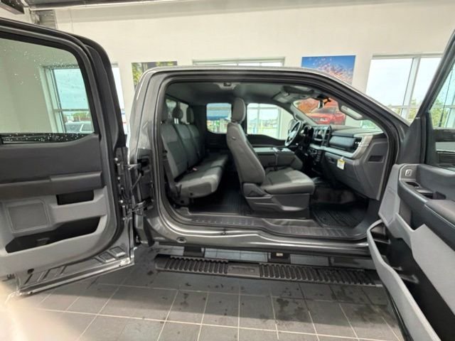 New 2027 Carbonized Gray Metallic Ford F-250® XLT image 48