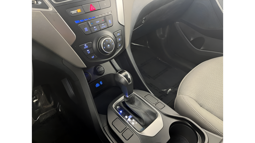 Used 2018 White Hyundai 2.4 Base image 22
