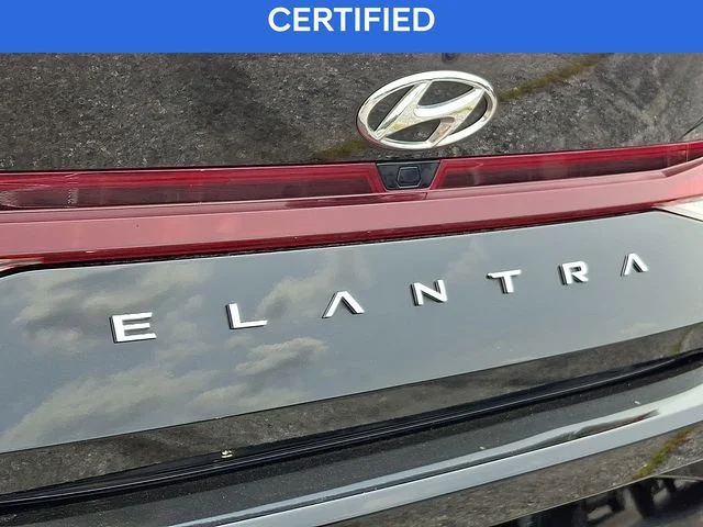 Used 2023 Black Hyundai SEL image 31
