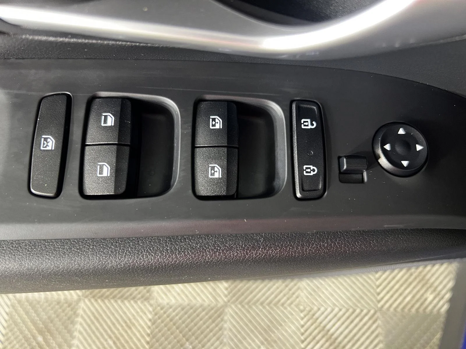 Used 2024 Intense Blue Hyundai SEL image 11