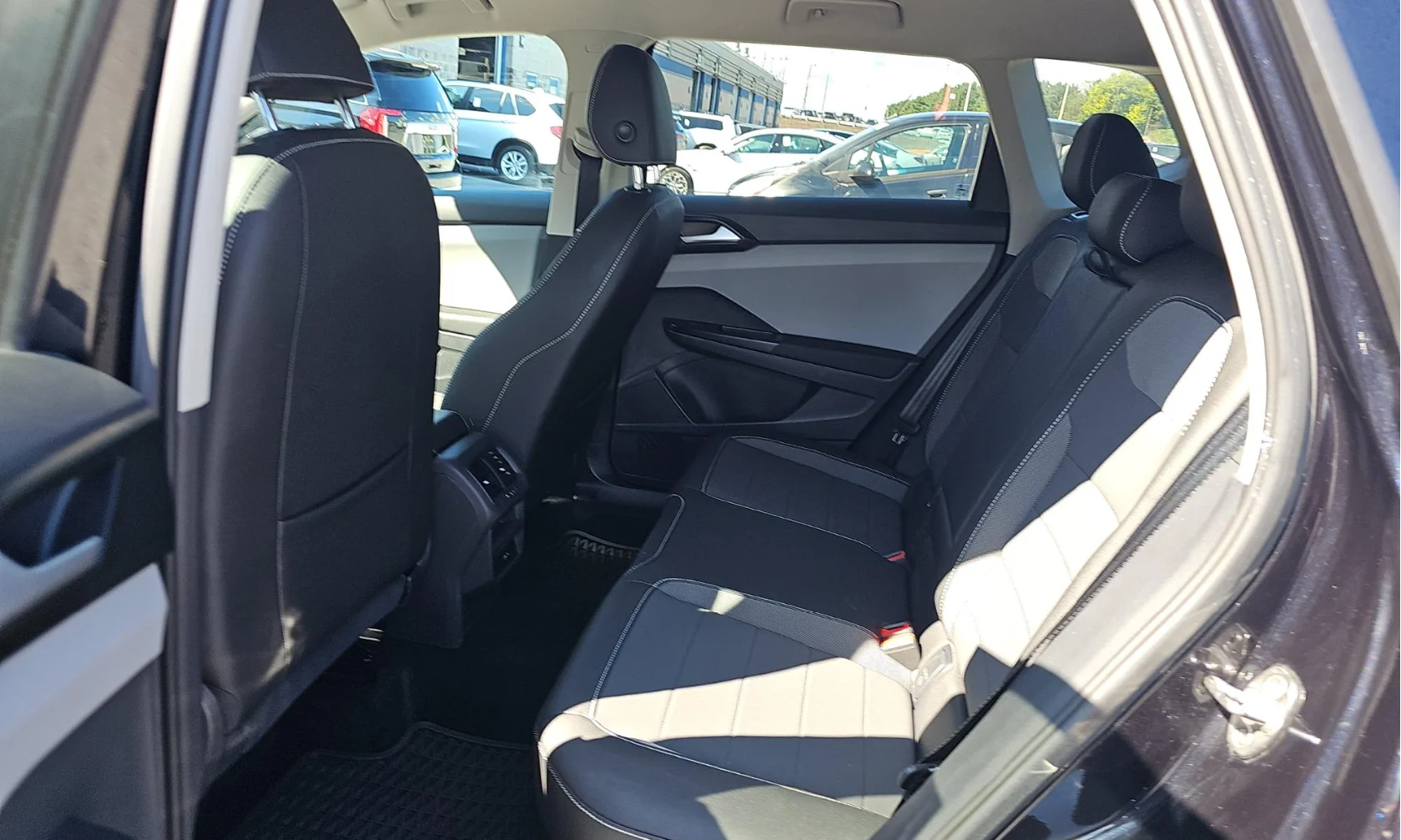 Certified Used 2023 Deep Black Volkswagen 1.5T SE image 13